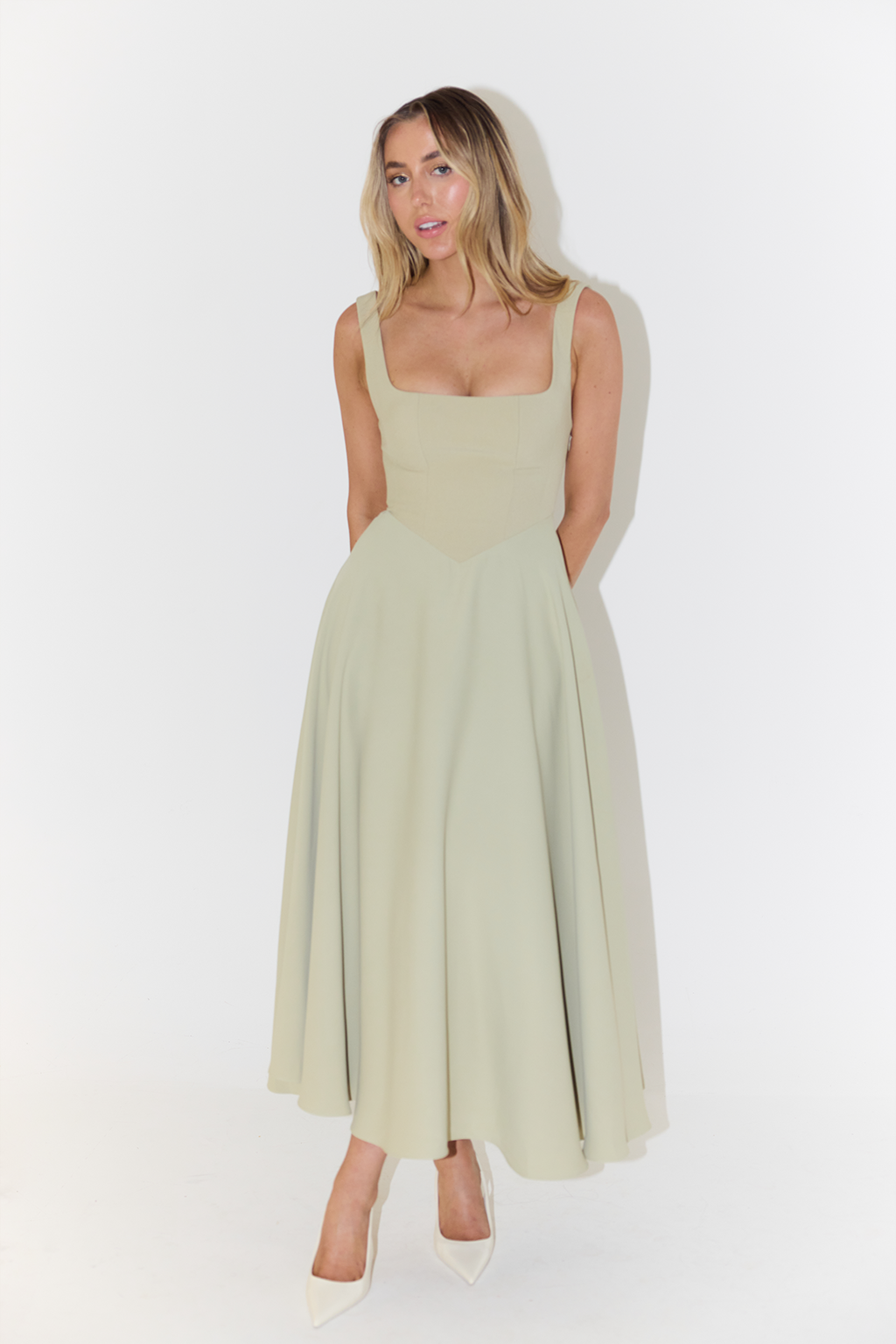 Sophia – Elegant Midi Dress