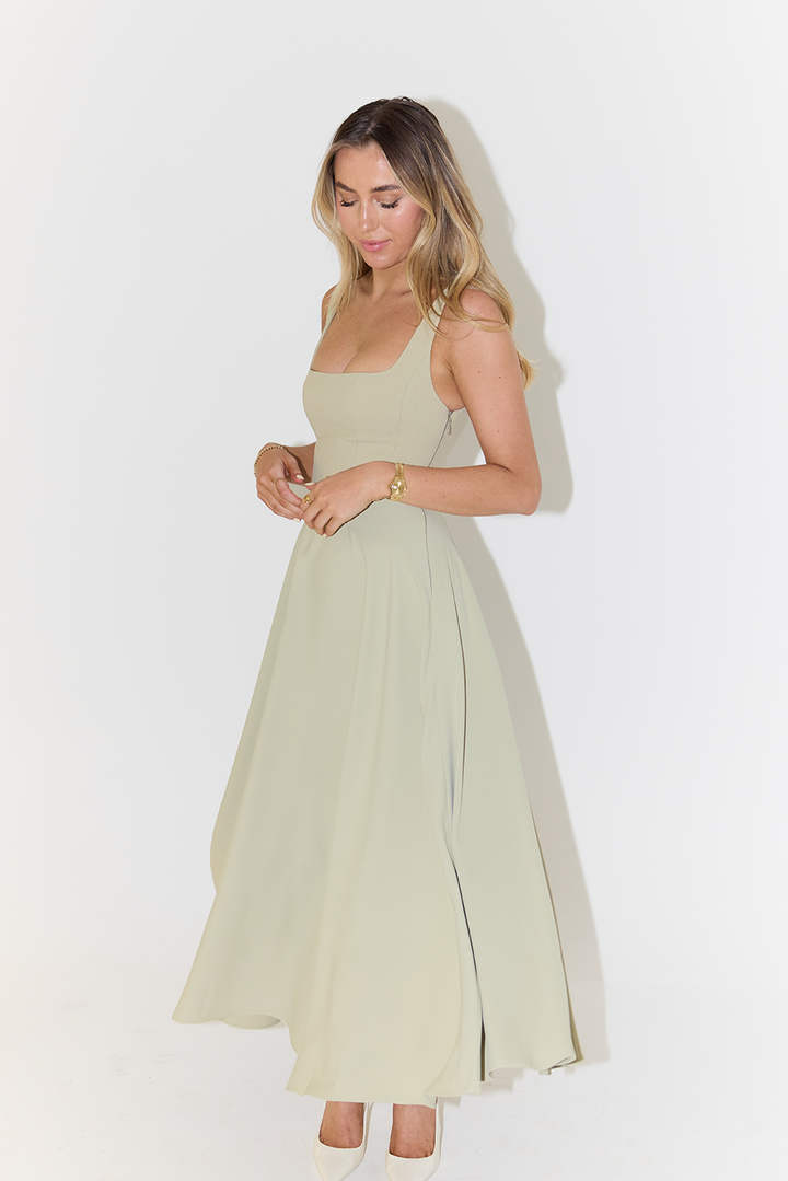 Sophia – Elegant Midi Dress