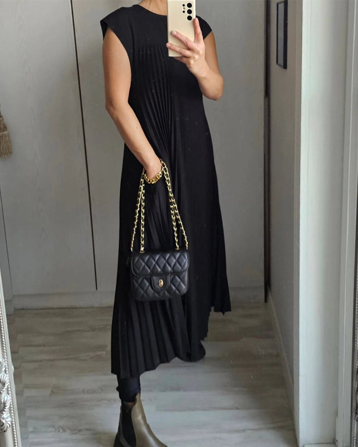 Ciara – Pleated Flatter Dress