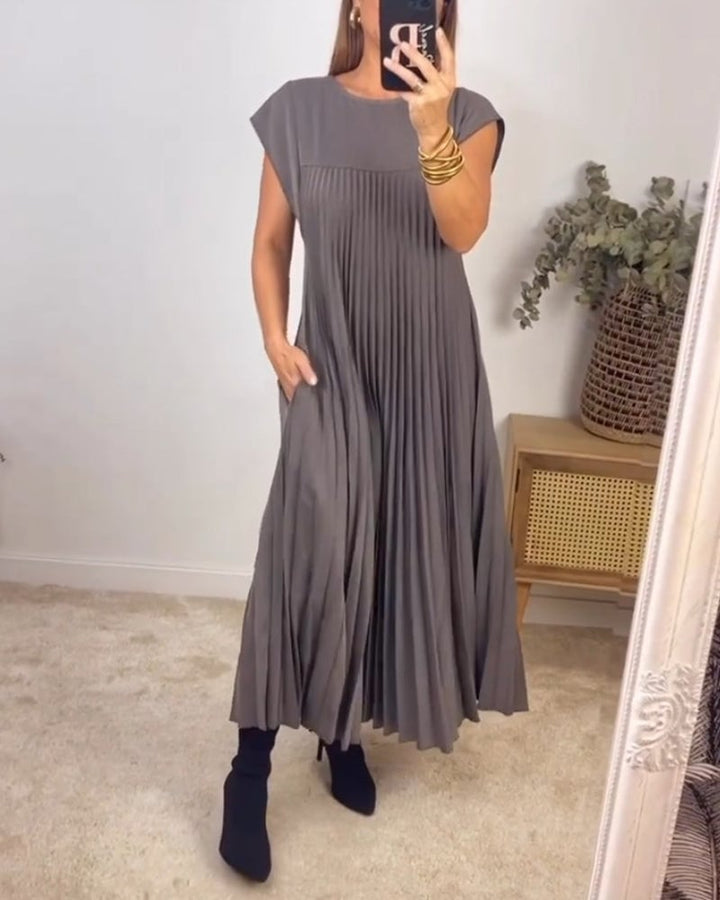Ciara – Pleated Flatter Dress