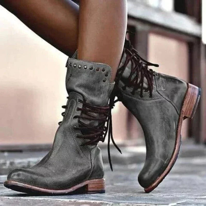 Lauren – Western-Inspired Lace-Up Boots
