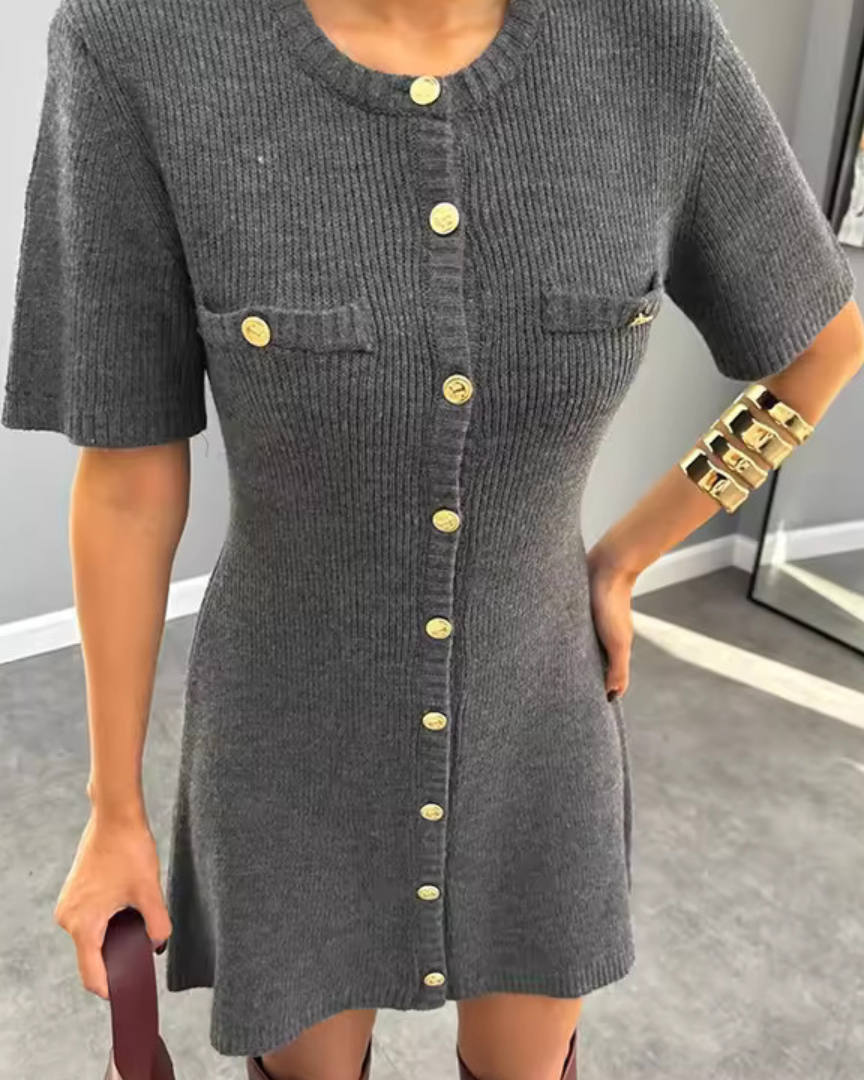 Emily – Tailored Ease for Every Day