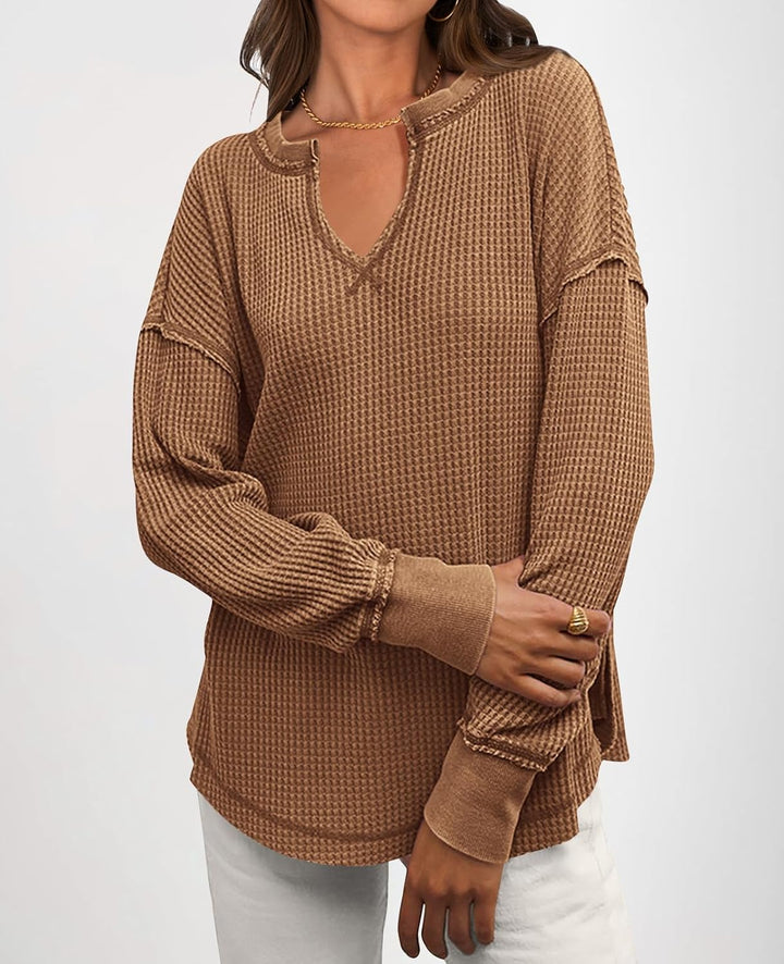 Cyrine – Textured Charm Pullover