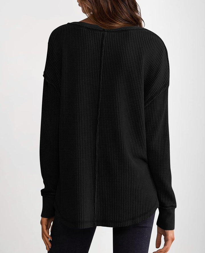Cyrine – Textured Charm Pullover