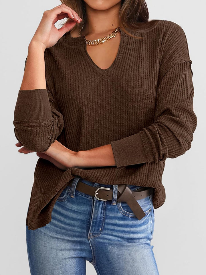 Cyrine – Textured Charm Pullover
