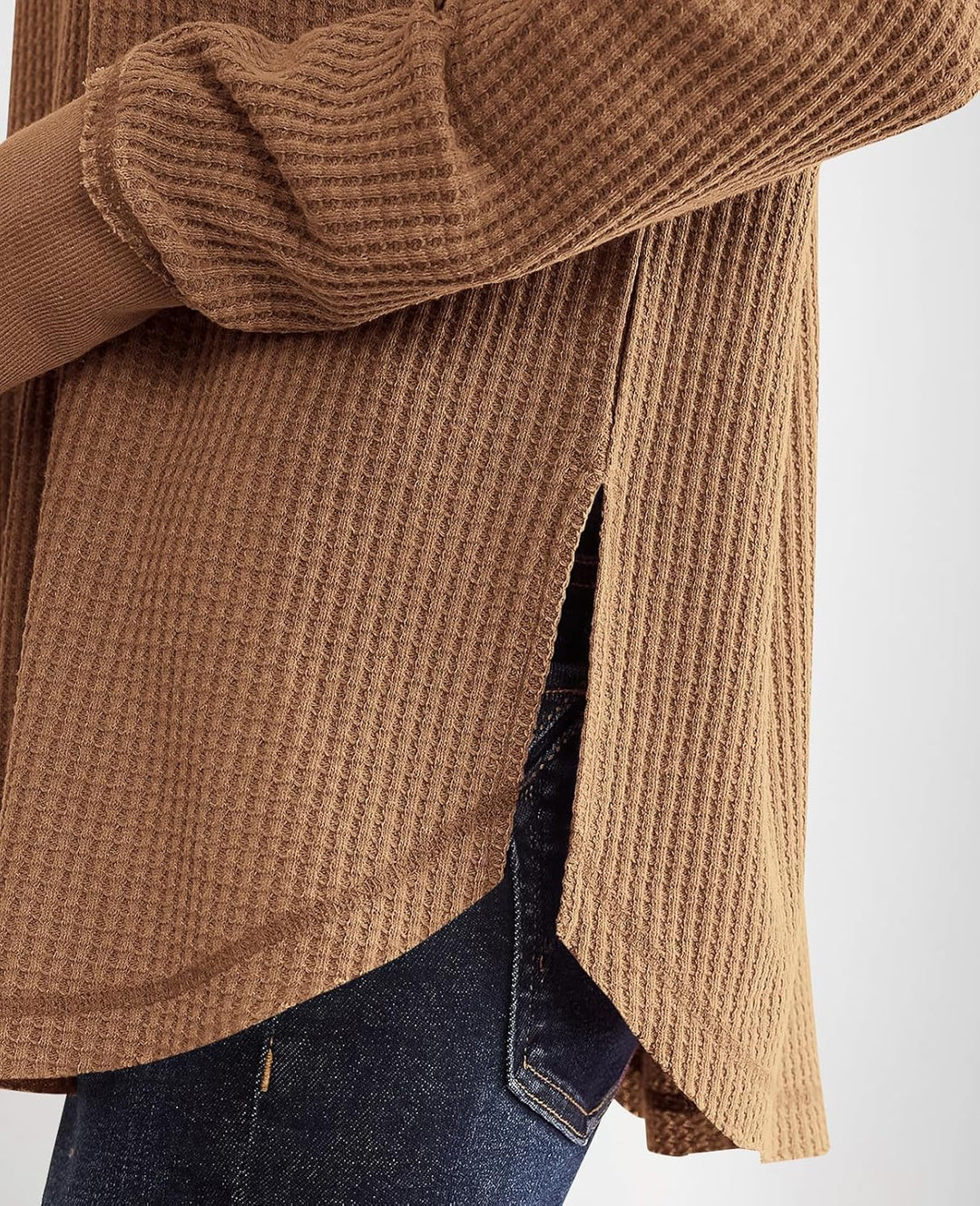 Cyrine – Textured Charm Pullover