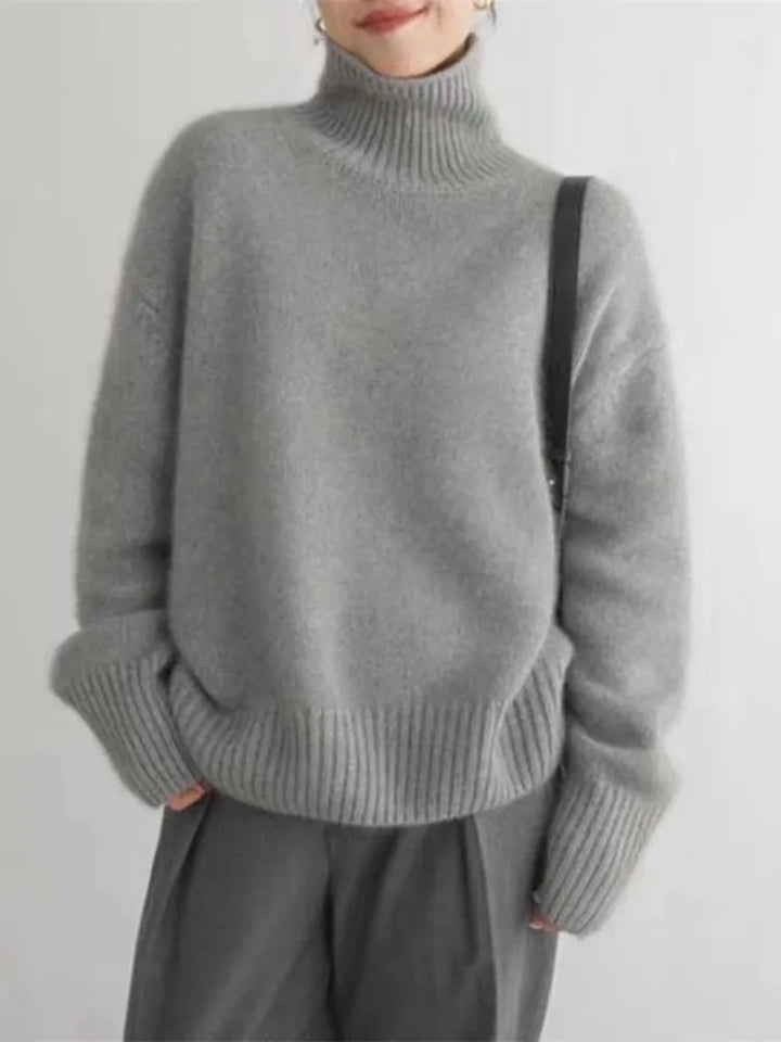 Isabella – Classic Turtleneck