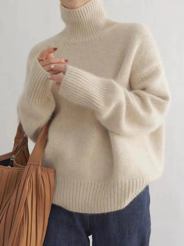 Isabella – Classic Turtleneck
