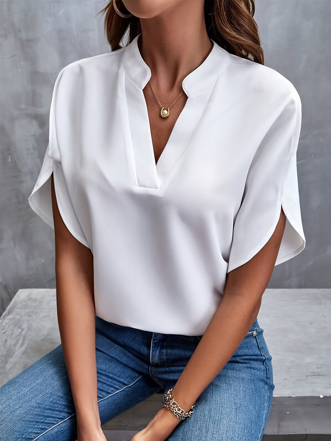 Grace – Everyday V-Neck Blouse