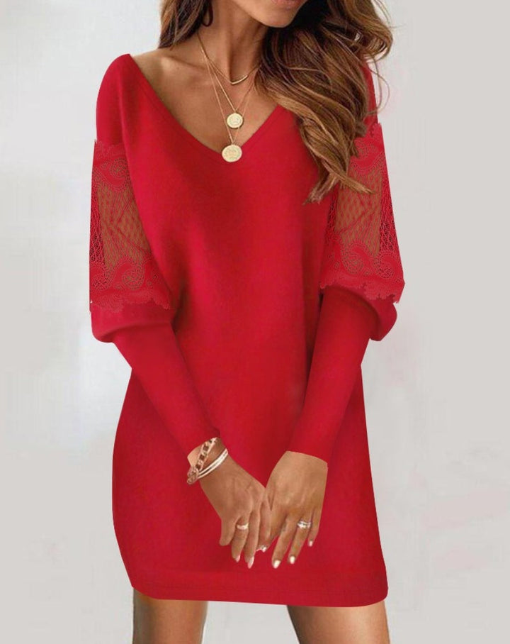 Amelia – Elegant Lace Sleeve Dress