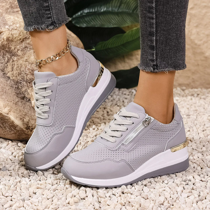 Danielle – Everyday Sneakers