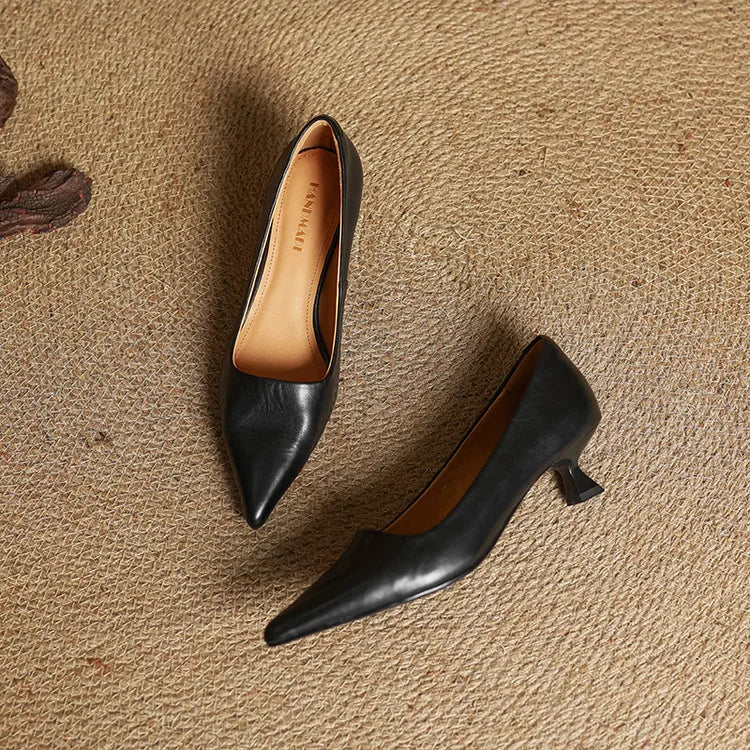 Amelia – Timeless Heel Pumps