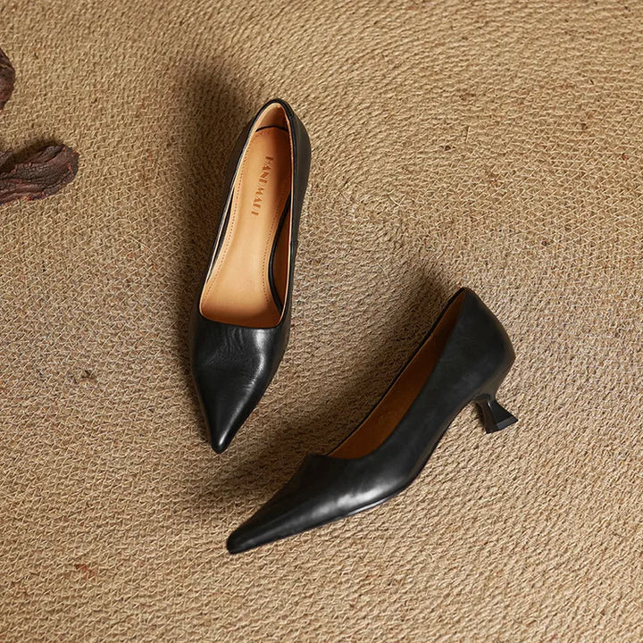Amelia – Timeless Heel Pumps