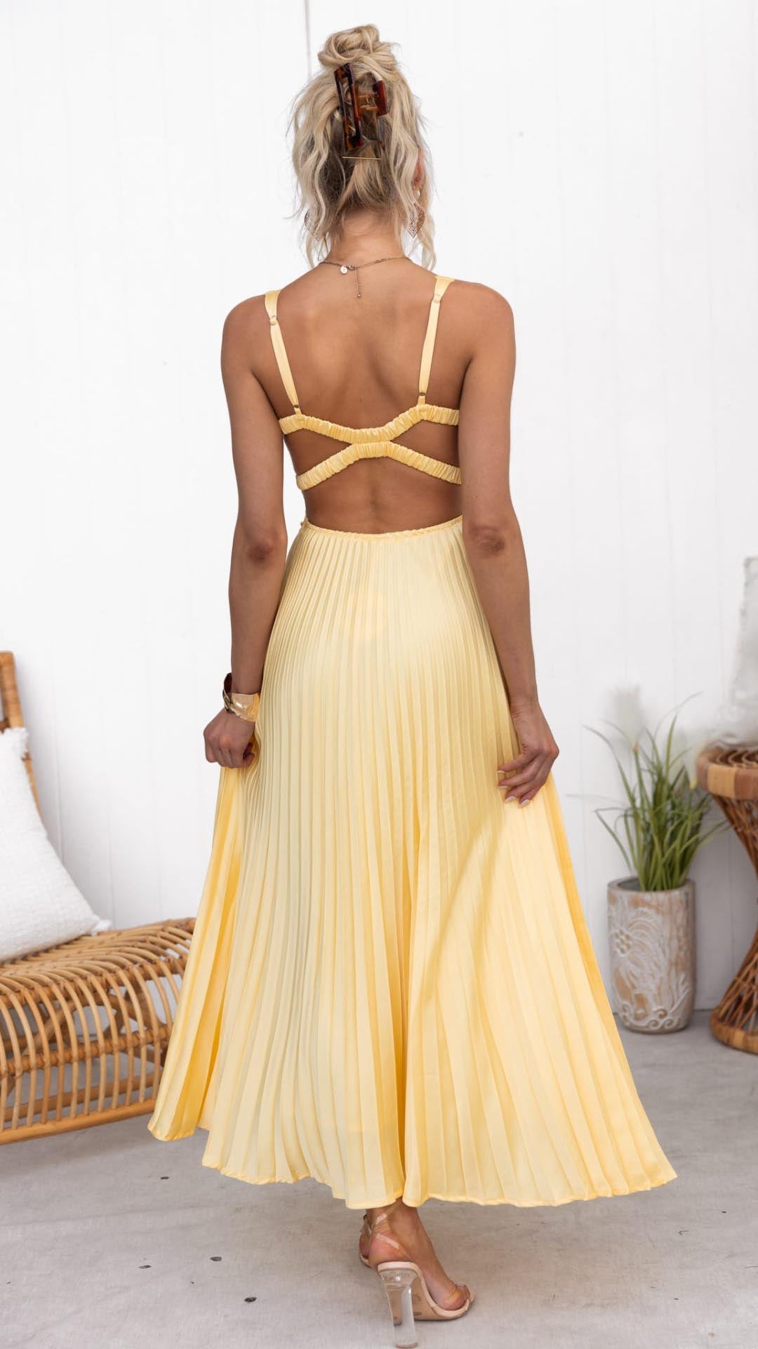 Fiona – The Pleated Yellow Dress
