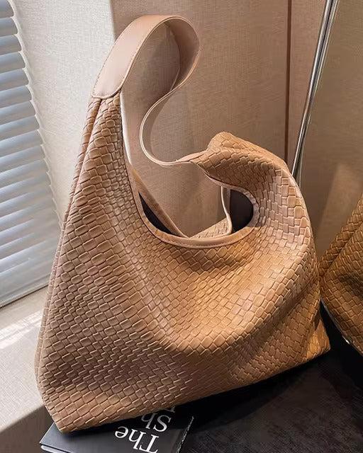Evelyn – Textured Tote